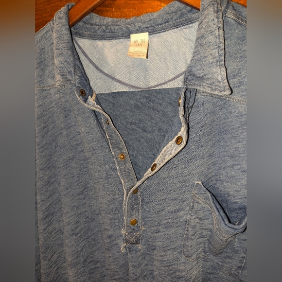 We the Free Love This Henley Blue Distressed Free People M Medium High Low Asymm - Picture 3 of 13
